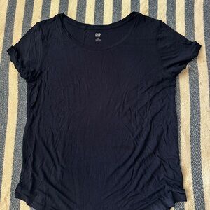 GAP Women's Elegant Navy Short Sleeve Tee